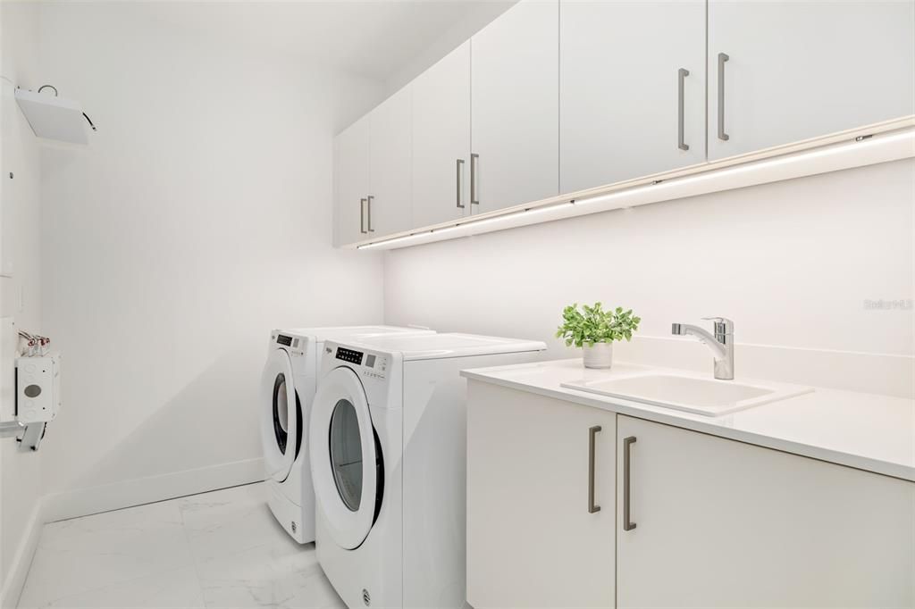 На продажу: $3,250,000 (3 спален, 3 ванн, 2845 Квадратных фут)