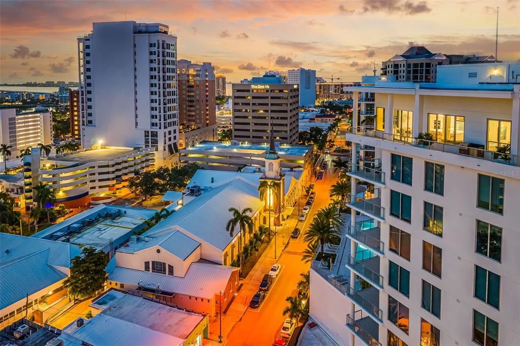 На продажу: $3,250,000 (3 спален, 3 ванн, 2845 Квадратных фут)