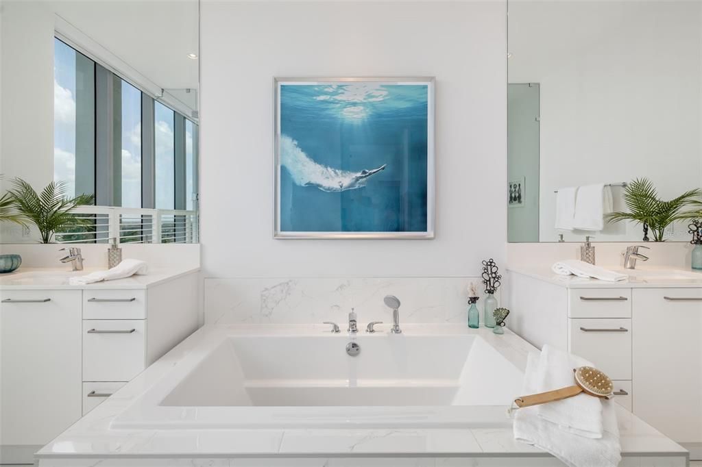 На продажу: $3,250,000 (3 спален, 3 ванн, 2845 Квадратных фут)