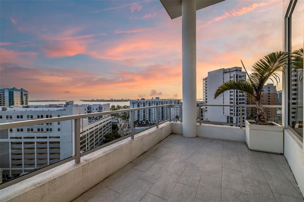 На продажу: $3,250,000 (3 спален, 3 ванн, 2845 Квадратных фут)