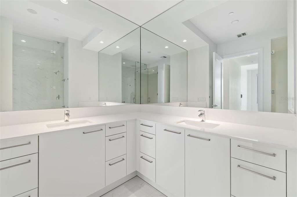 На продажу: $3,250,000 (3 спален, 3 ванн, 2845 Квадратных фут)