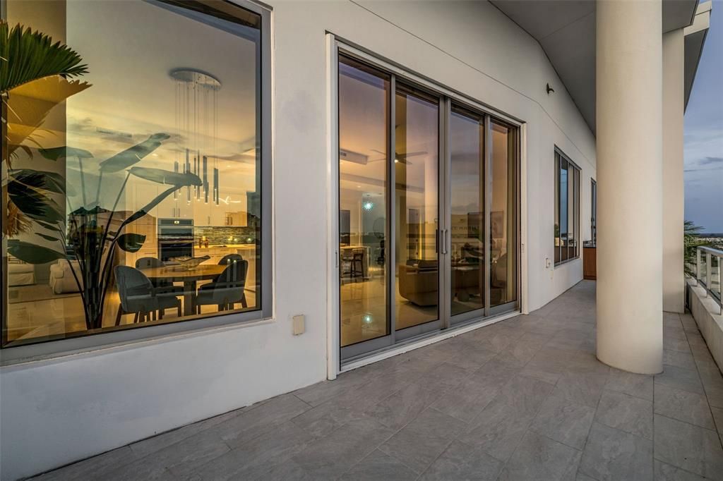 На продажу: $3,250,000 (3 спален, 3 ванн, 2845 Квадратных фут)