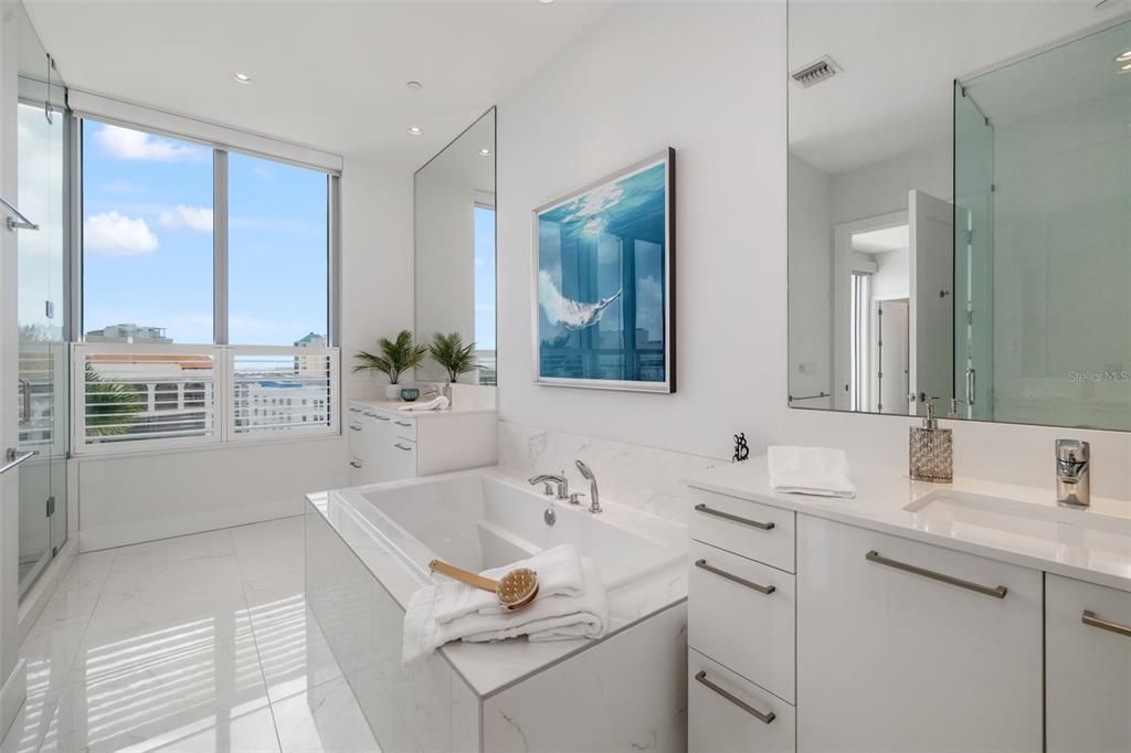 На продажу: $3,250,000 (3 спален, 3 ванн, 2845 Квадратных фут)