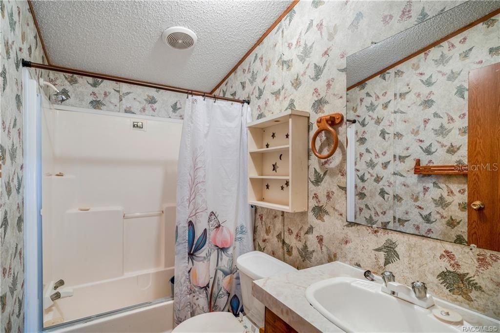 En Venta: $235,000 (3 camas, 2 baños, 960 Pies cuadrados)