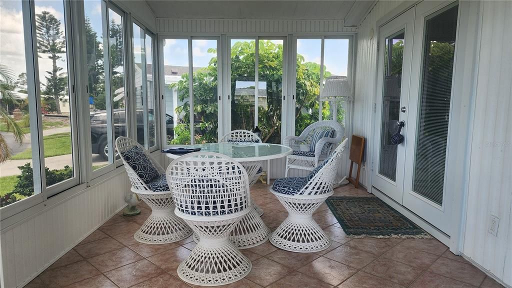 На продажу: $125,000 (2 спален, 2 ванн, 959 Квадратных фут)