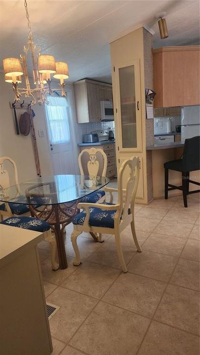 На продажу: $125,000 (2 спален, 2 ванн, 959 Квадратных фут)