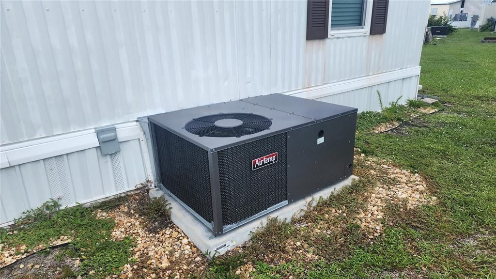 На продажу: $125,000 (2 спален, 2 ванн, 959 Квадратных фут)