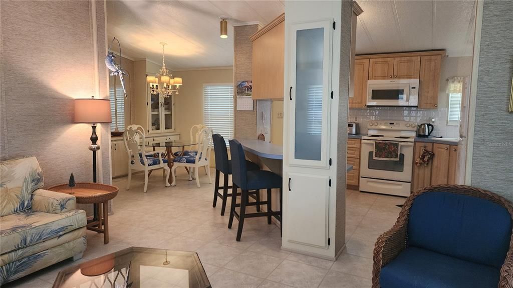 На продажу: $125,000 (2 спален, 2 ванн, 959 Квадратных фут)