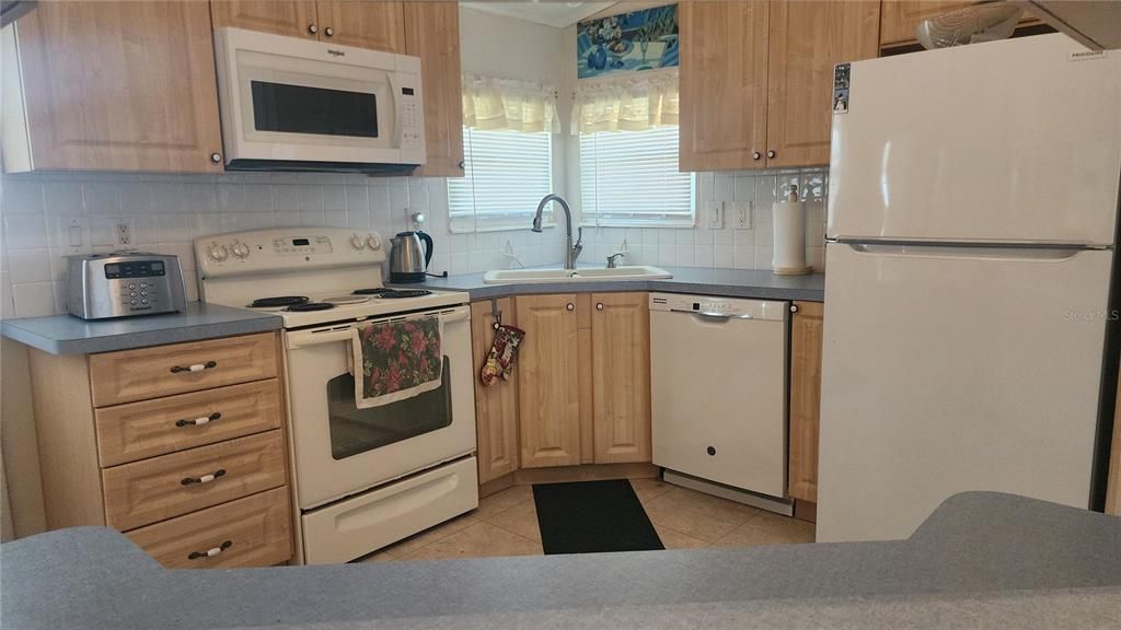 На продажу: $125,000 (2 спален, 2 ванн, 959 Квадратных фут)