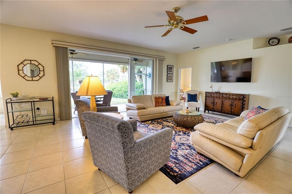 For Sale: $415,000 (2 beds, 2 baths, 1699 Square Feet)