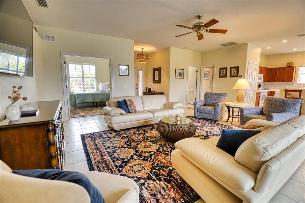 For Sale: $415,000 (2 beds, 2 baths, 1699 Square Feet)