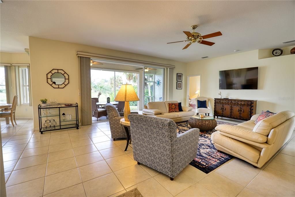 For Sale: $415,000 (2 beds, 2 baths, 1699 Square Feet)