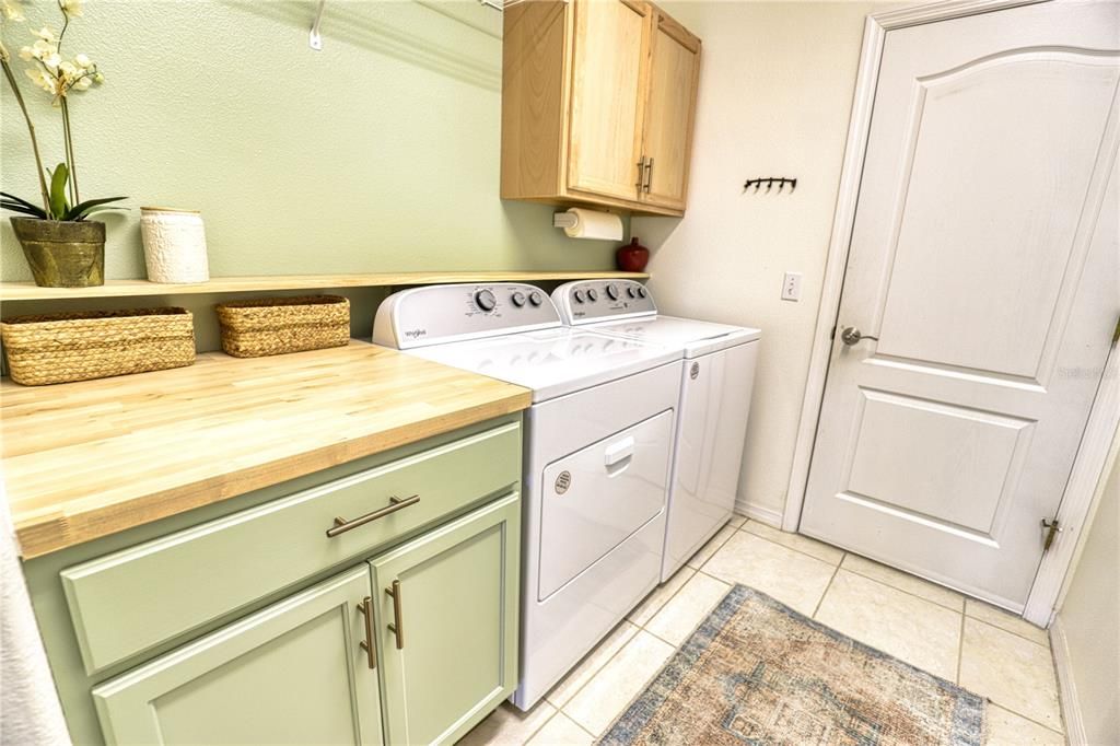 For Sale: $415,000 (2 beds, 2 baths, 1699 Square Feet)