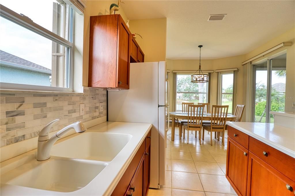 For Sale: $415,000 (2 beds, 2 baths, 1699 Square Feet)