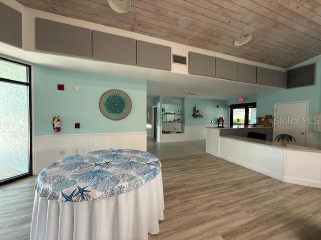 For Sale: $415,000 (2 beds, 2 baths, 1699 Square Feet)