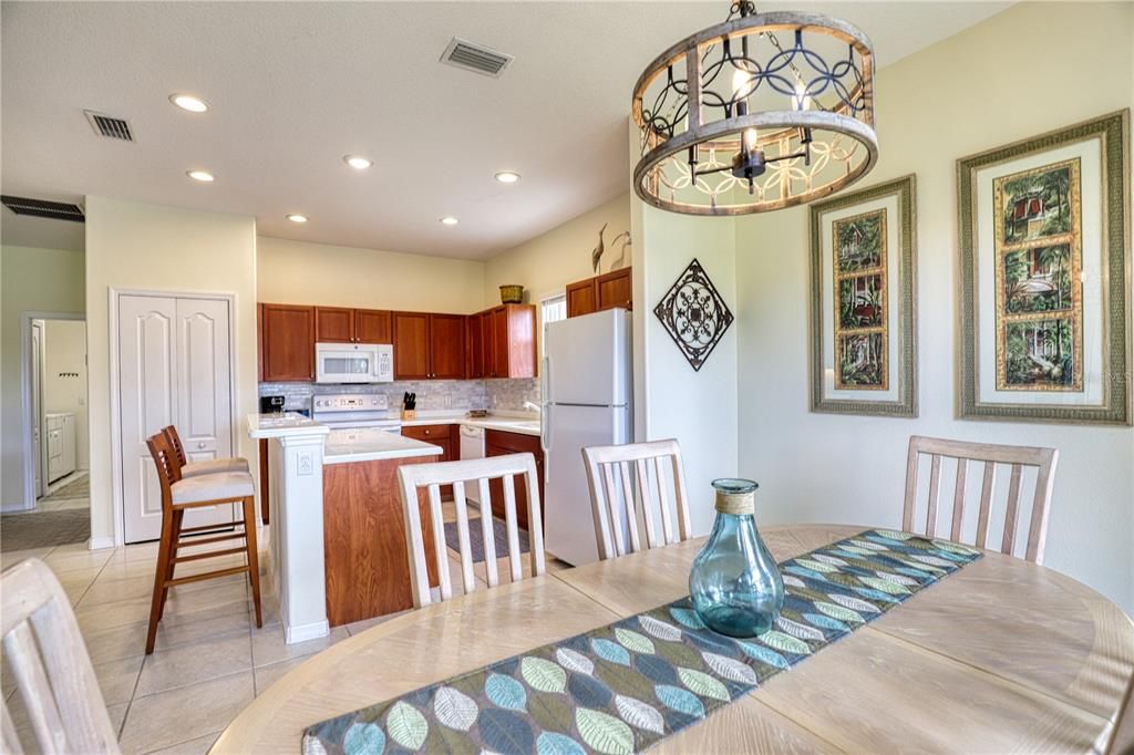 For Sale: $415,000 (2 beds, 2 baths, 1699 Square Feet)