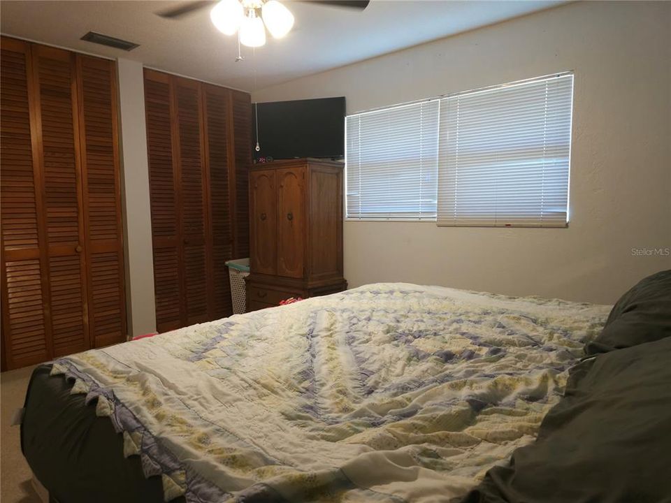 待售: $180,000 (2 贝兹, 2 浴室, 1332 平方英尺)