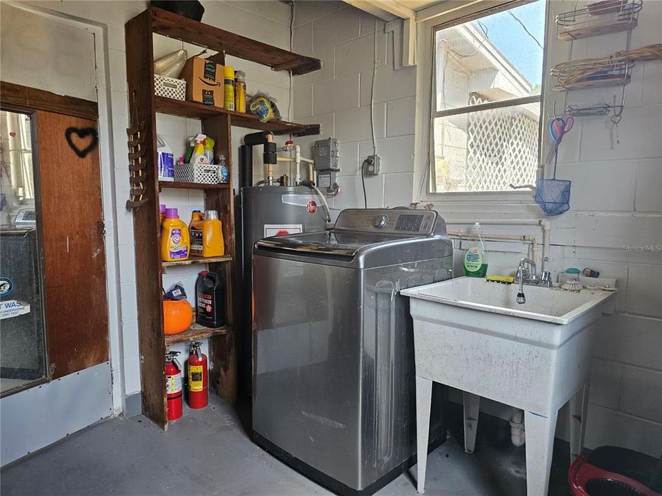 待售: $180,000 (2 贝兹, 2 浴室, 1332 平方英尺)