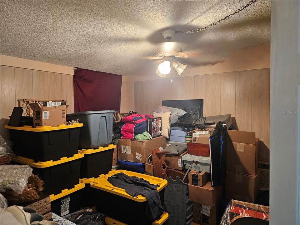 待售: $180,000 (2 贝兹, 2 浴室, 1332 平方英尺)