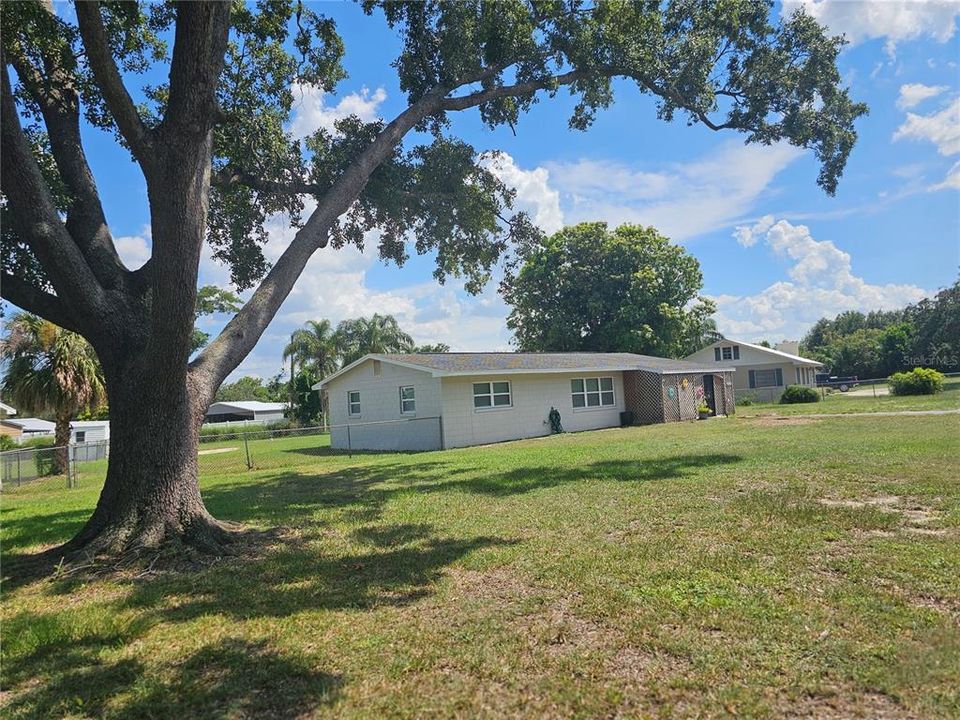 待售: $180,000 (2 贝兹, 2 浴室, 1332 平方英尺)