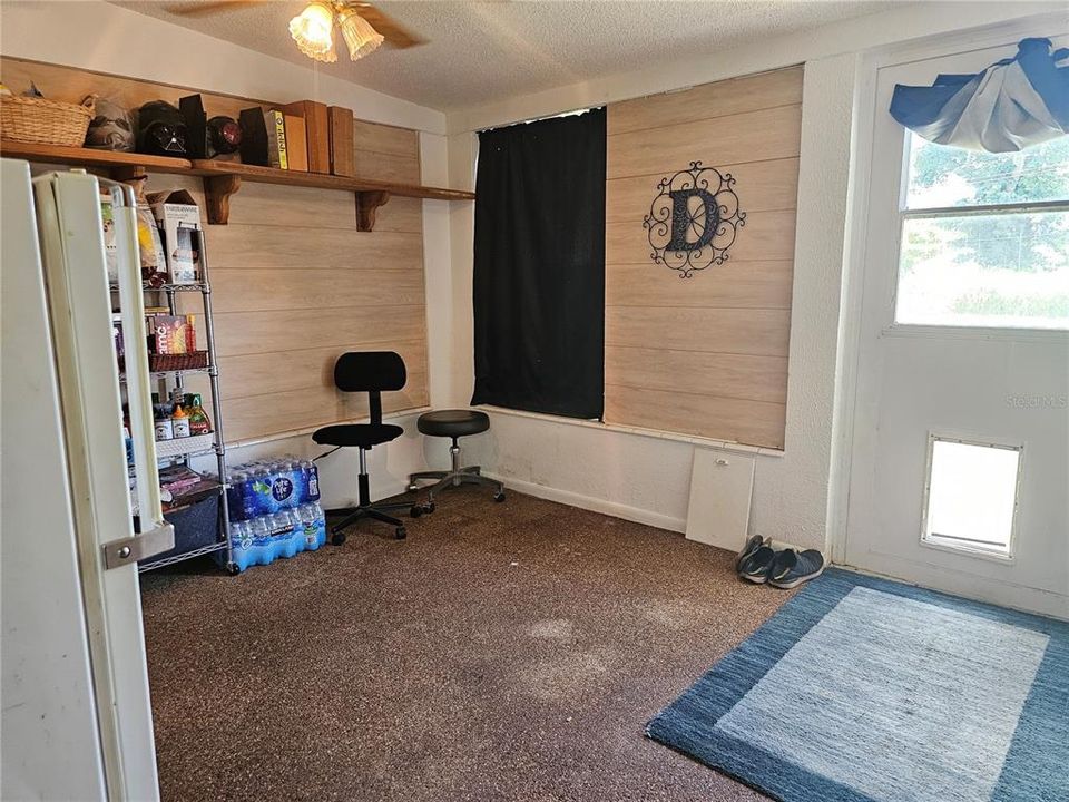 待售: $180,000 (2 贝兹, 2 浴室, 1332 平方英尺)