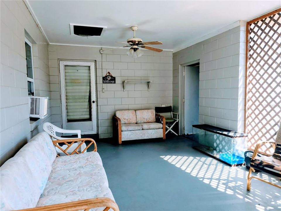 待售: $180,000 (2 贝兹, 2 浴室, 1332 平方英尺)