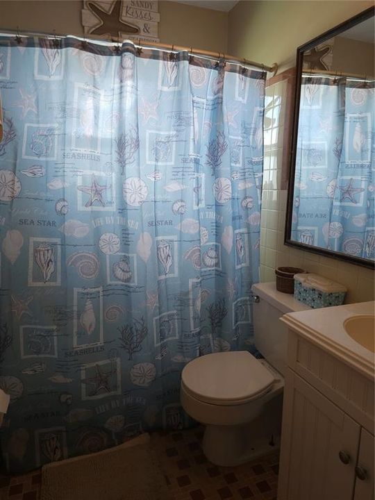 待售: $180,000 (2 贝兹, 2 浴室, 1332 平方英尺)