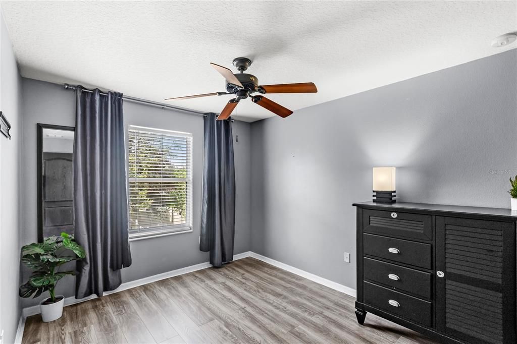 Activo con contrato: $495,000 (4 camas, 2 baños, 2214 Pies cuadrados)