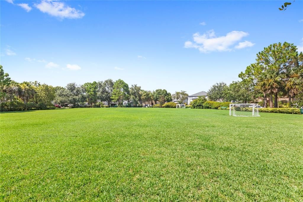 Activo con contrato: $495,000 (4 camas, 2 baños, 2214 Pies cuadrados)