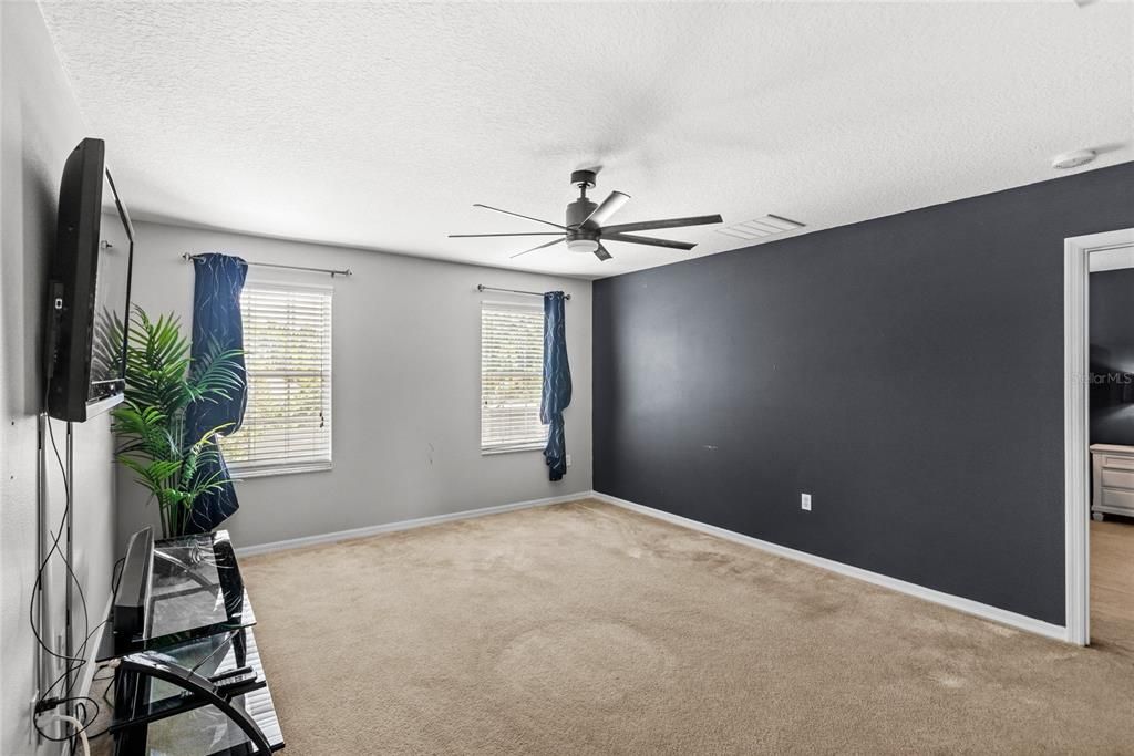 Activo con contrato: $495,000 (4 camas, 2 baños, 2214 Pies cuadrados)