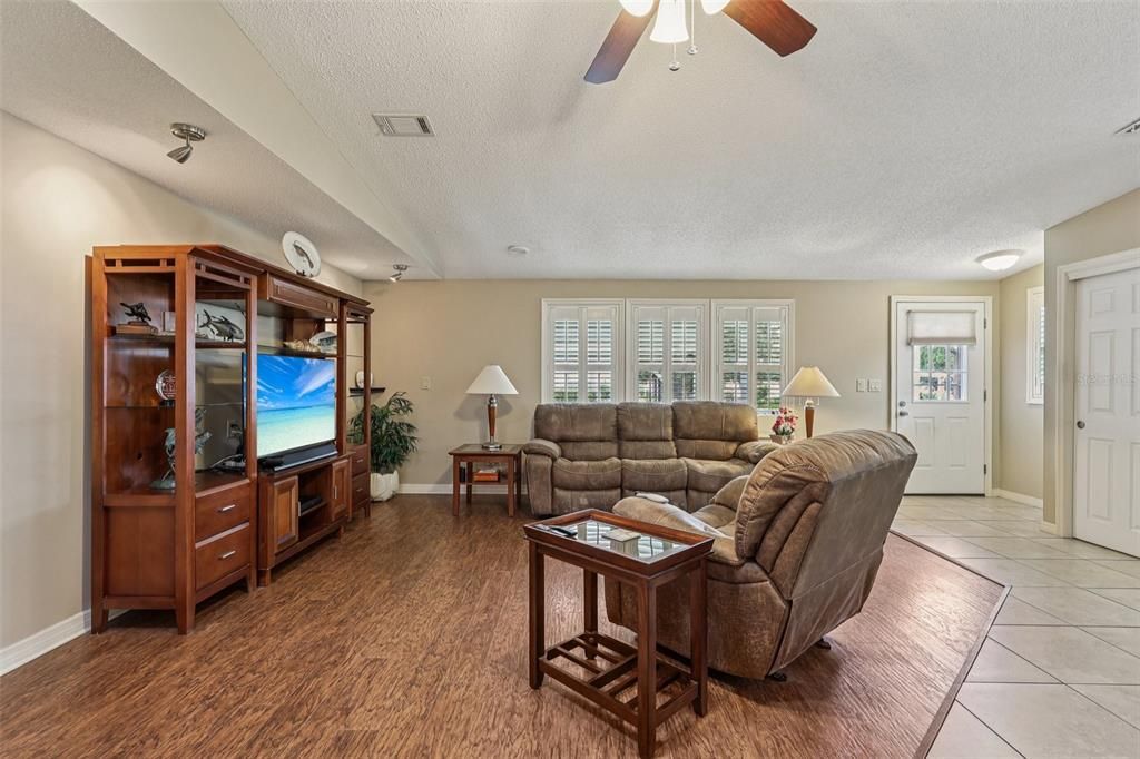 Activo con contrato: $224,900 (2 camas, 2 baños, 1388 Pies cuadrados)