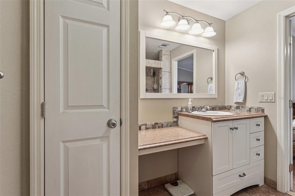 Activo con contrato: $224,900 (2 camas, 2 baños, 1388 Pies cuadrados)