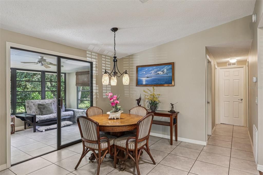 Activo con contrato: $224,900 (2 camas, 2 baños, 1388 Pies cuadrados)