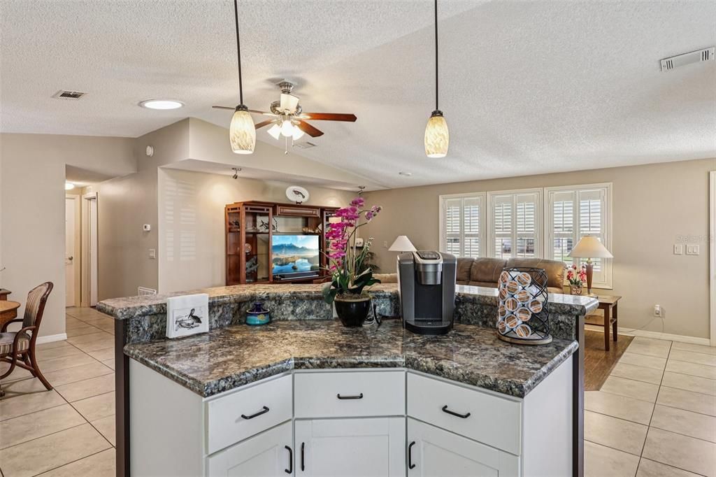 Activo con contrato: $224,900 (2 camas, 2 baños, 1388 Pies cuadrados)