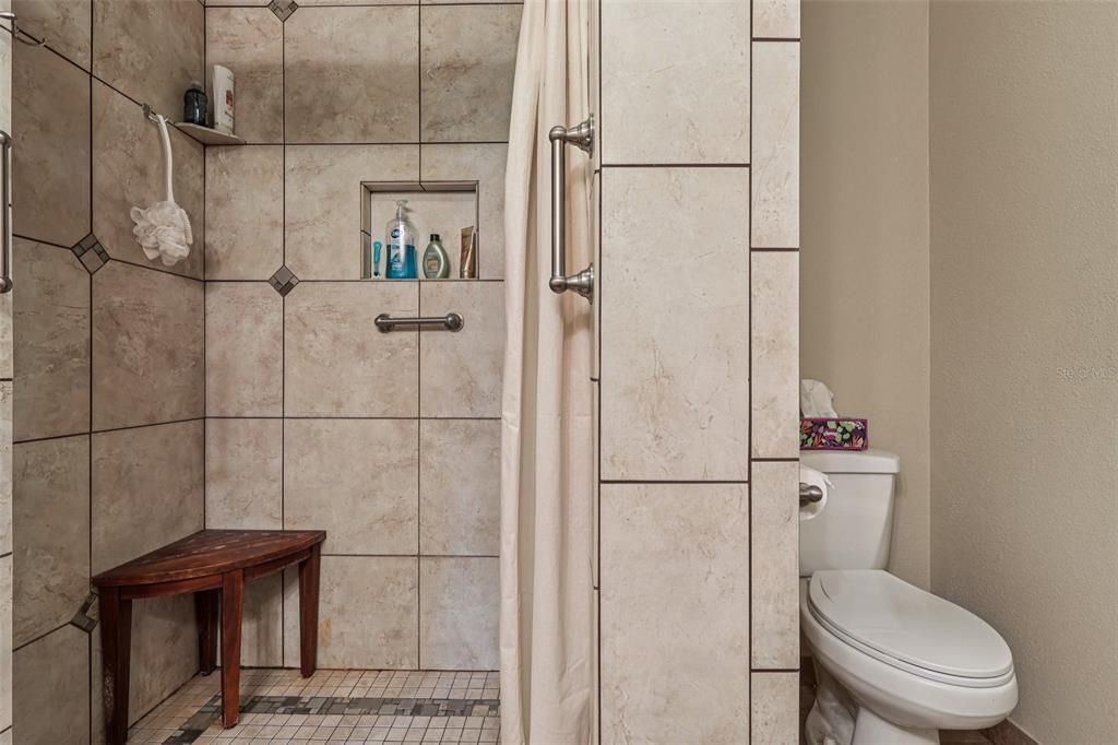 Activo con contrato: $224,900 (2 camas, 2 baños, 1388 Pies cuadrados)