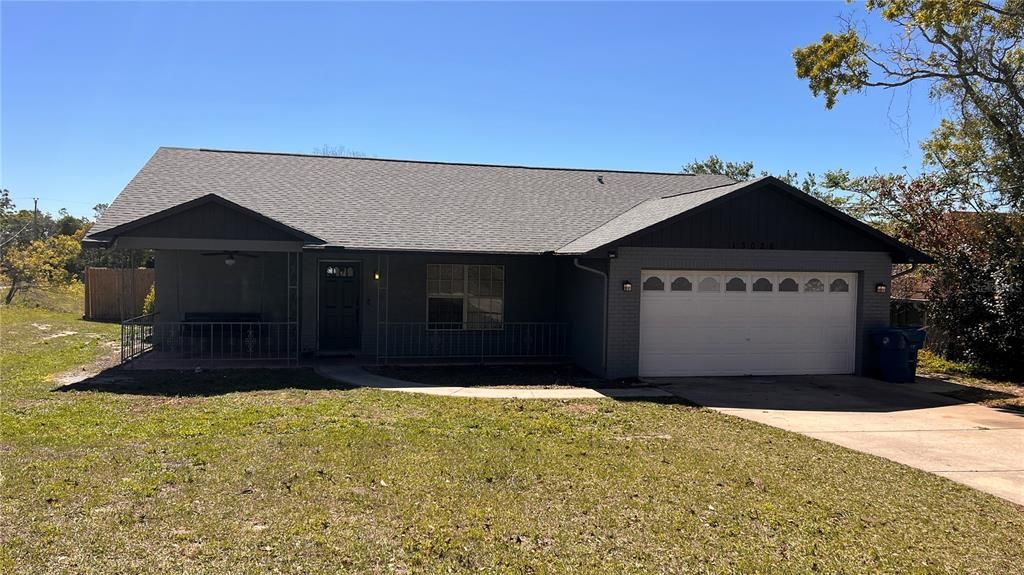 Recently Rented: $2,200 (3 beds, 2 baths, 1598 Square Feet)