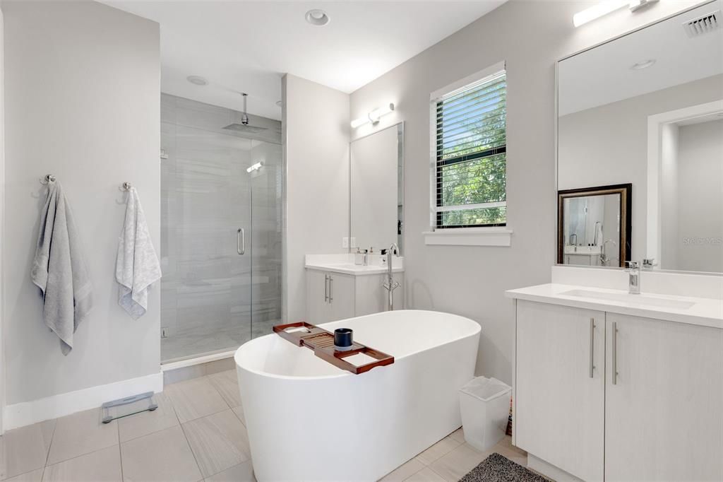 For Sale: $1,199,000 (4 beds, 3 baths, 2894 Square Feet)