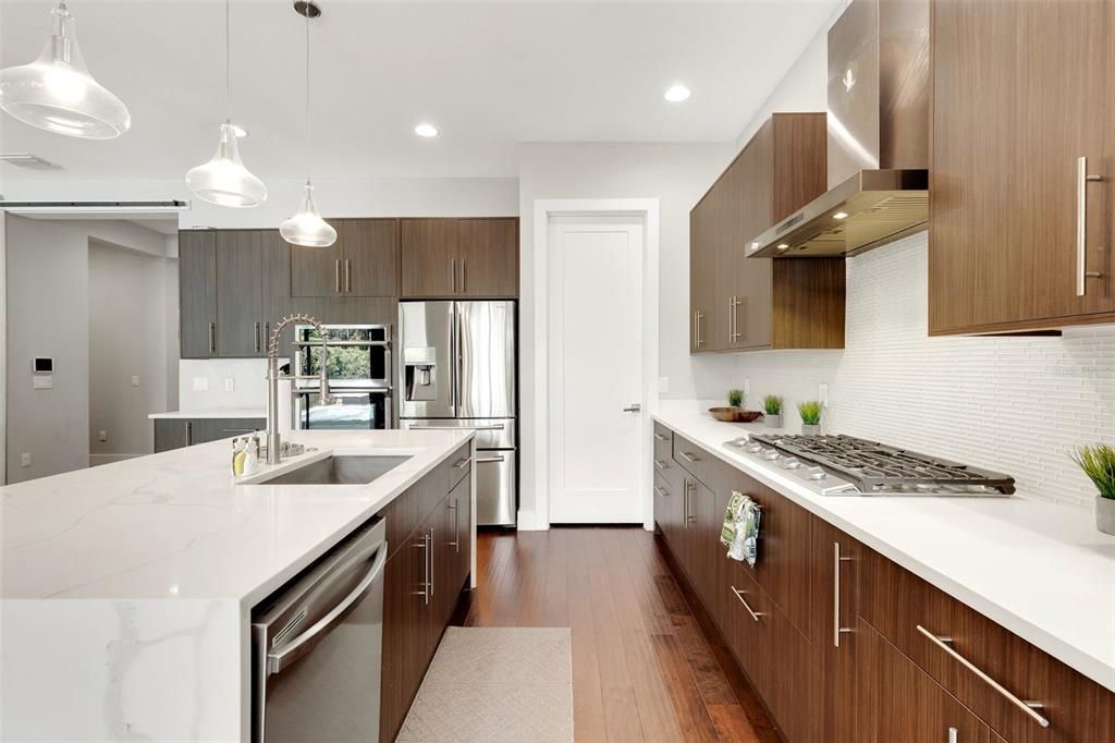 For Sale: $1,199,000 (4 beds, 3 baths, 2894 Square Feet)