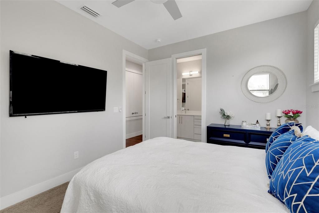 For Sale: $1,199,000 (4 beds, 3 baths, 2894 Square Feet)