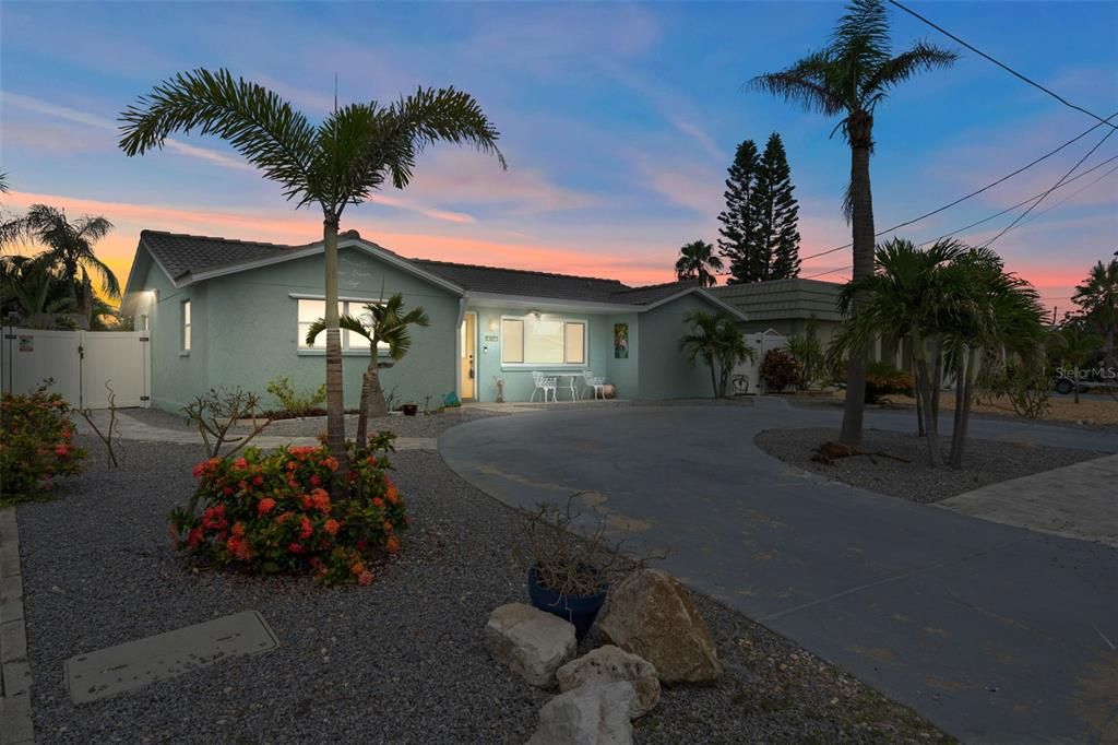 Activo con contrato: $455,999 (3 camas, 2 baños, 1312 Pies cuadrados)