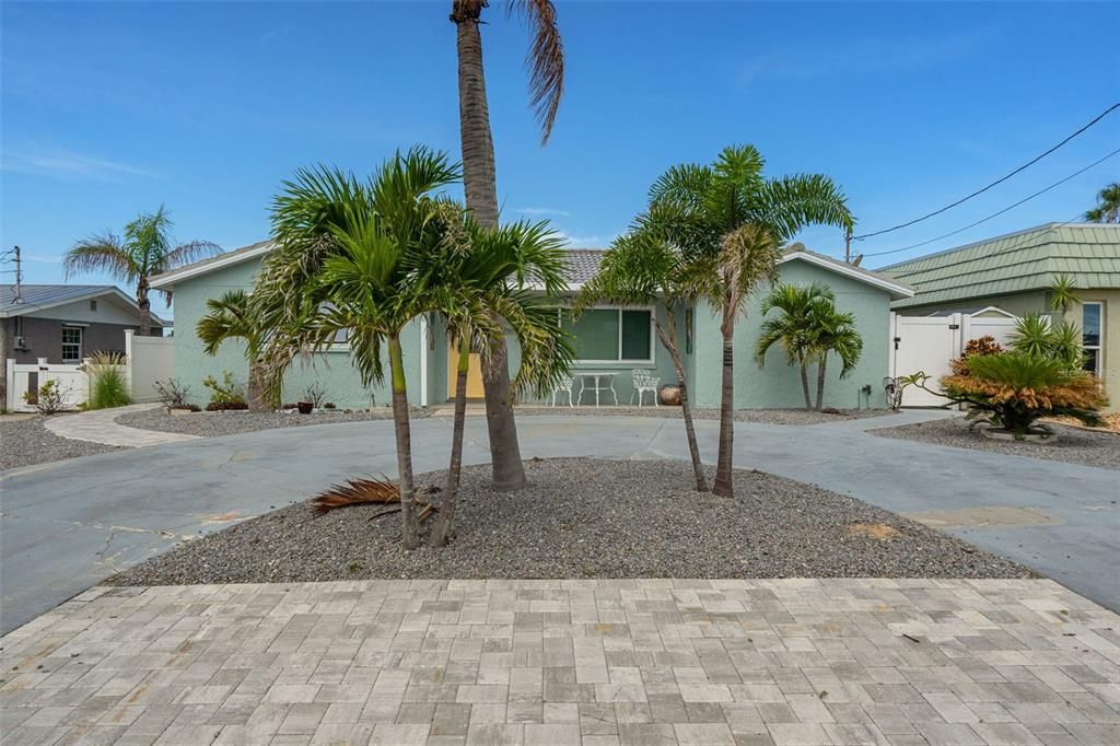 Activo con contrato: $455,999 (3 camas, 2 baños, 1312 Pies cuadrados)