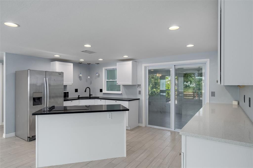 Activo con contrato: $455,999 (3 camas, 2 baños, 1312 Pies cuadrados)