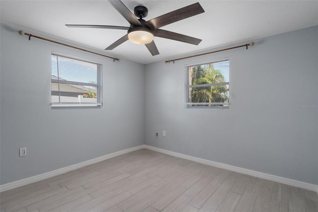 Activo con contrato: $455,999 (3 camas, 2 baños, 1312 Pies cuadrados)