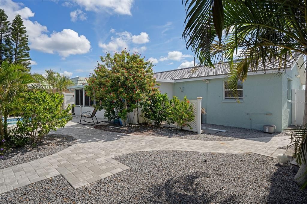 Activo con contrato: $455,999 (3 camas, 2 baños, 1312 Pies cuadrados)