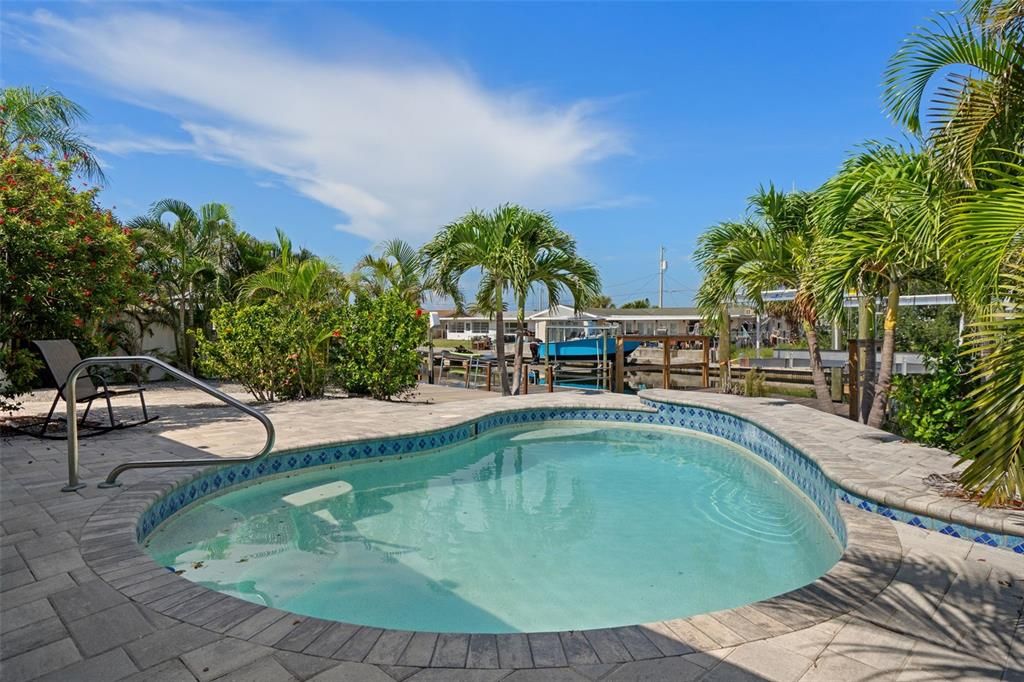 Activo con contrato: $455,999 (3 camas, 2 baños, 1312 Pies cuadrados)