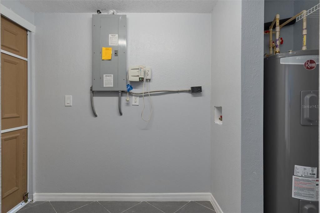 Activo con contrato: $455,999 (3 camas, 2 baños, 1312 Pies cuadrados)