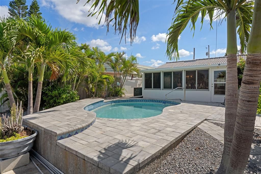 Activo con contrato: $455,999 (3 camas, 2 baños, 1312 Pies cuadrados)