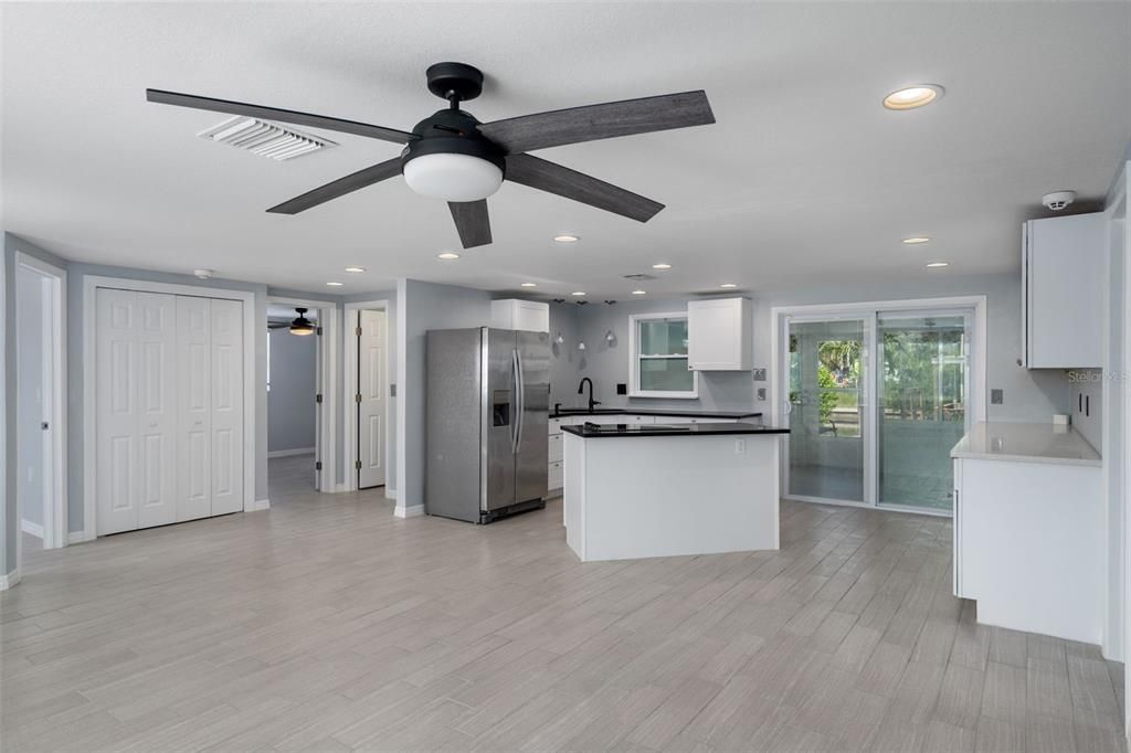 Activo con contrato: $455,999 (3 camas, 2 baños, 1312 Pies cuadrados)