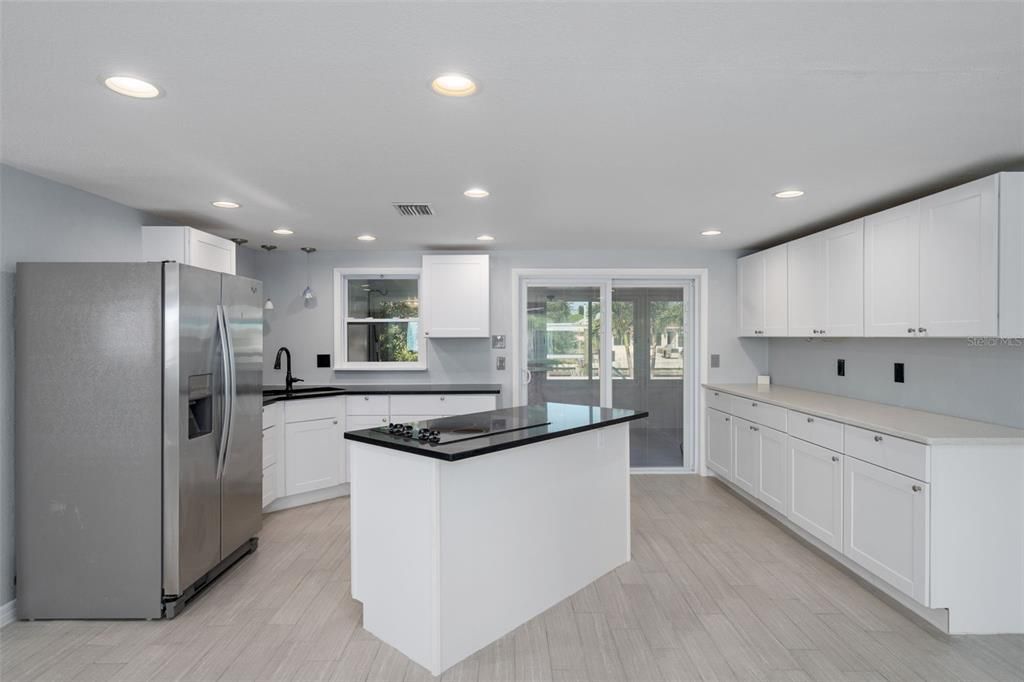 Activo con contrato: $455,999 (3 camas, 2 baños, 1312 Pies cuadrados)