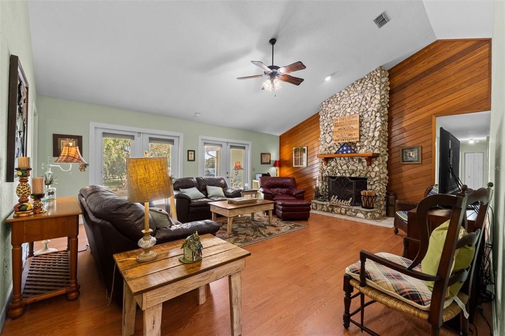 На продажу: $989,999 (4 спален, 3 ванн, 2574 Квадратных фут)